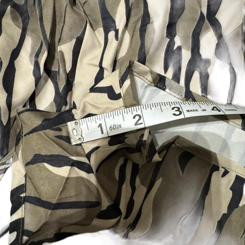 Womens Bottlomland Camo athletic material shorts