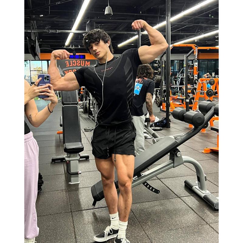 2023 Summer New Workout Clothes Sports Fitness T-shirt Tights Men's High Elastic Training Clothes Short-Sleeved Workout Clothes Men