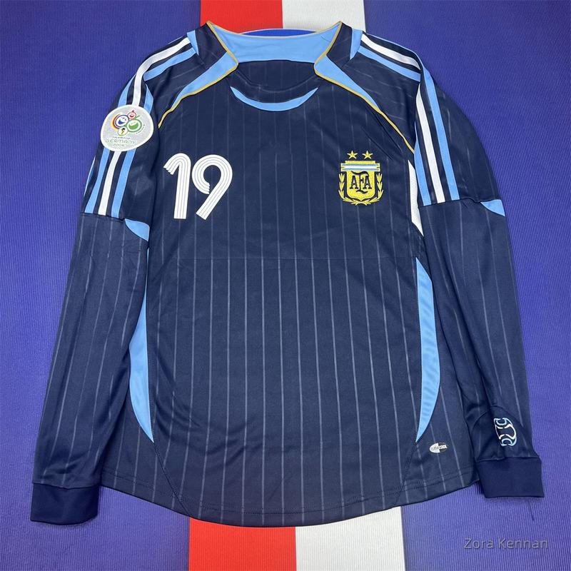 2006 FIFA World Cup Argentina Lionel Messi 19 Away Long Sleeve Vintage Soccer Jersey Quick Drying