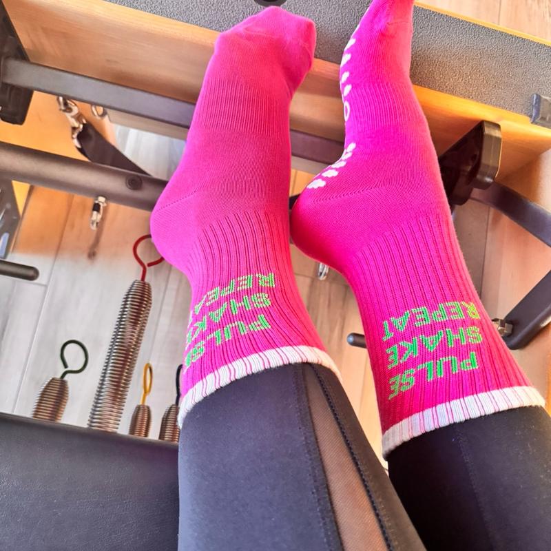 PILATES CREW GRIP SOCKS , “PULSE SHAKE REPEAT” , cotton, reformer socks Fit Hot Pink Comfort Workout